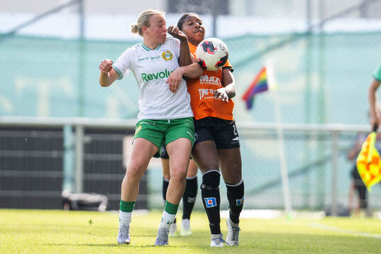 Kristianstads Waniya Hudson mot Hammarbys Mari Nyhagen