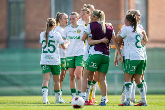 Hammarbys spelare jublar
