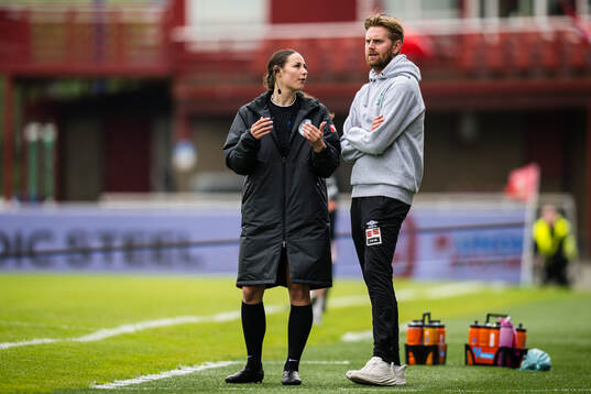 Josie Mirabell Kuhnert, fourth official, and head coach Ole