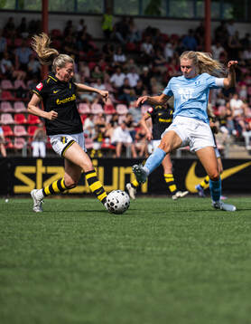AIKs Linda Sembrant och Malmö FFs Nellie Lilja