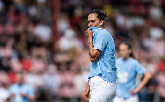Malmö FFs Isabella D'Aquila deppar