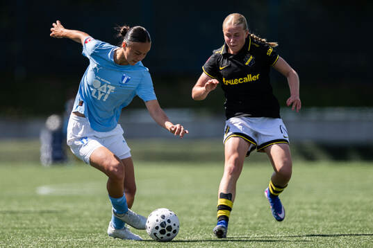 Malmö FFs Amy Sayer och AIKs Nova Selin
