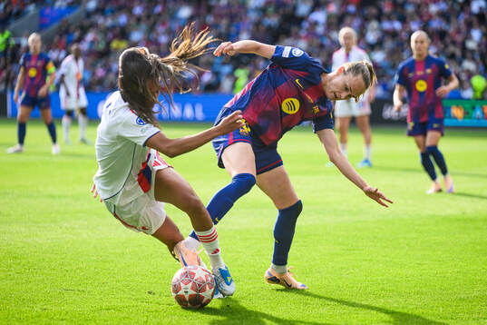 Selma Bacha of Lyon and Caroline Graham Hansen of Barcelona