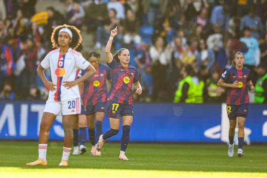 Ewa Pajor of Barcelona celebrates
