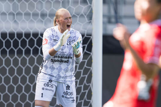 Elfsborgs målvakt Tilda Torstensson jublar