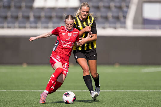 Elfsborgs Hanna Jiozon och Häckens Amilia Aurelius