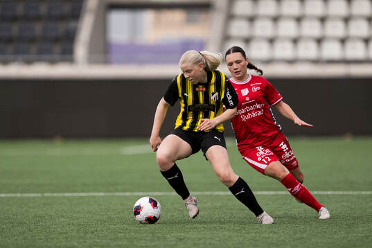 Häckens Alma Eriksson och Elfsborgs Hedvig Petersson