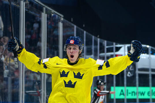 Ivar Stenberg of Sweden celebrates