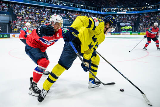 Max Krogdahl of Norway and Simon Holmström of Sweden
