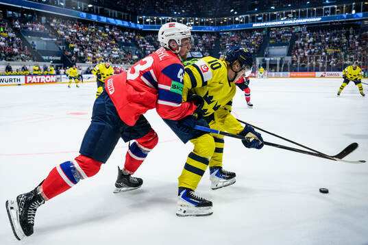 Max Krogdahl of Norway and Simon Holmström of Sweden