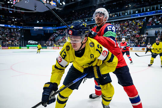 Lucas Raymond of Sweden and Sander Hurrød of Norway