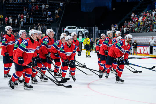 Players of Norway celebrate