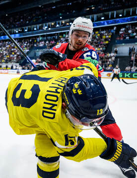 Lucas Raymond of Sweden and Sander Hurrød of Norway