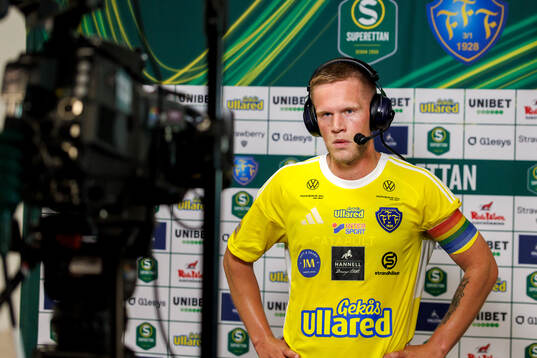 Falkenbergs Tim Stålheden blir intervjuad i pausen