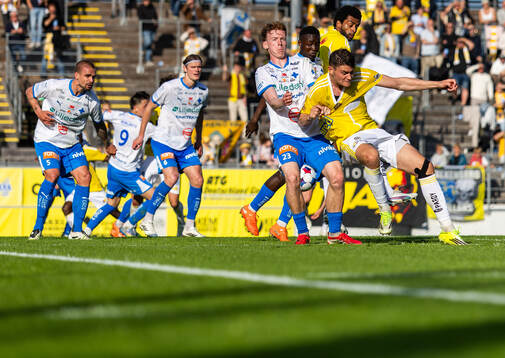 IFK Värnamos Logi Hrafn Robertsson och Falkenbergs Albin