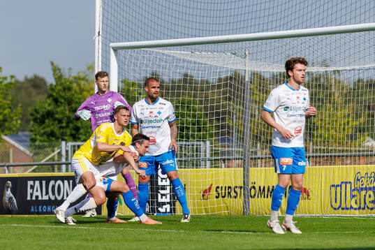 Falkenbergs Noel Hansson och IFK Värnamos Marcus Antonsson
