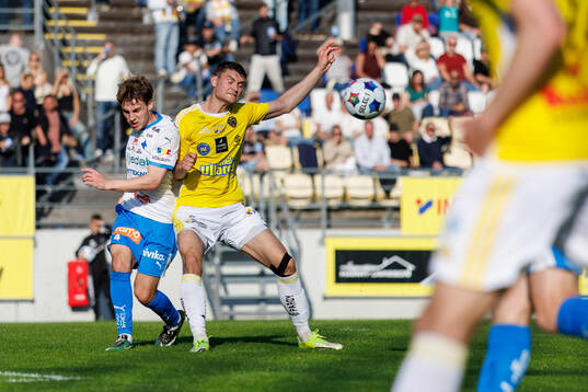 IFK Värnamos Samuel Ohlsson och Falkenbergs Albin Andersson