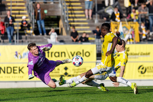 Falkenbergs Wanbe Godwin Aguda gör 3-1 på IFK Värnamos