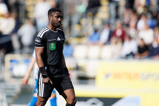 Domare Fredrik Oppong