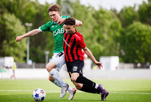 Brages Gustav Berggren och Nordic Uniteds Aziz Harabi