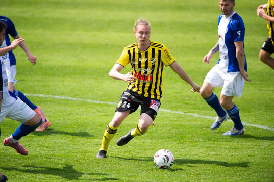 Bläddra bland fler bilder av Fotboll, division 3, IFK Hässleholm - Kulladal