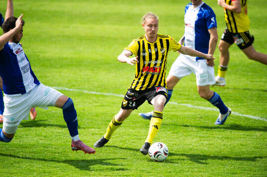 IFK Hässleholms Lucas Johnsson i matchen i division 3