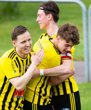 IFK Hässleholms Neo Jakobsson jublar över sitt 1-1 och