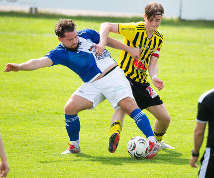 IFK Hässleholms Gustav Persson i matchen i division 3