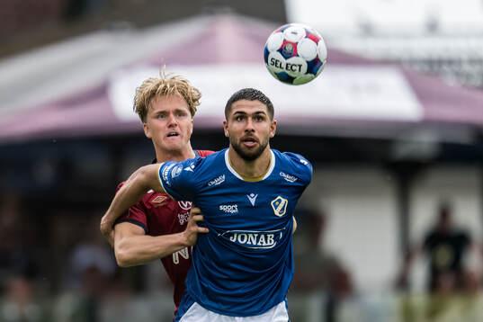 Örgrytes Sebastian Lagerlund och Halmstads Omar Faraj