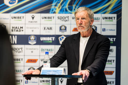 Halmstads tränare Stuart Baxter på presskonferensen