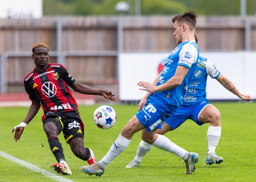Östersunds Assiedou Yannick Armel Adjoumani och Oddevolds
