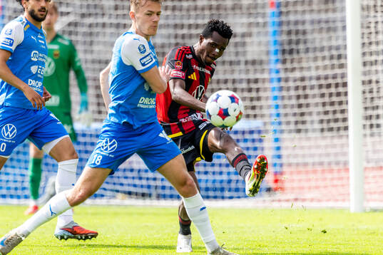 Östersunds Sunday Anyanwu och Oddevolds Gustav Forssell