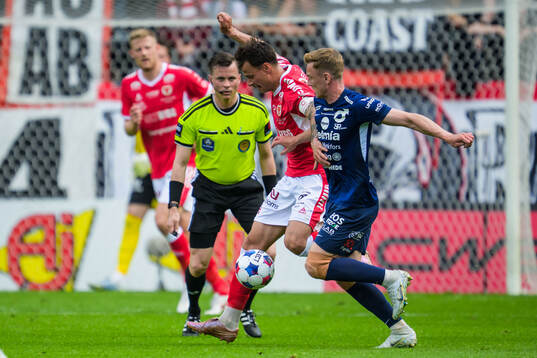 Kalmars Melker Hallberg och Degerfors Sebastian Ohlsson