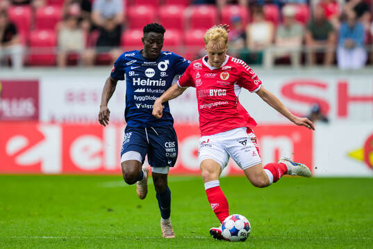 Degerfors Yiriyon Gideon Yaw och Kalmars Victor Larsson