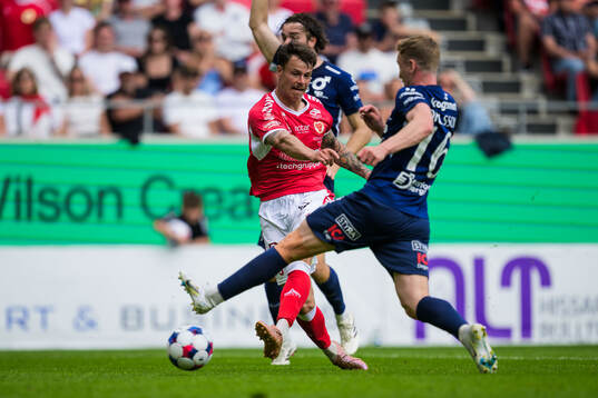 Kalmars Melker Hallberg och Degerfors Sebastian Ohlsson
