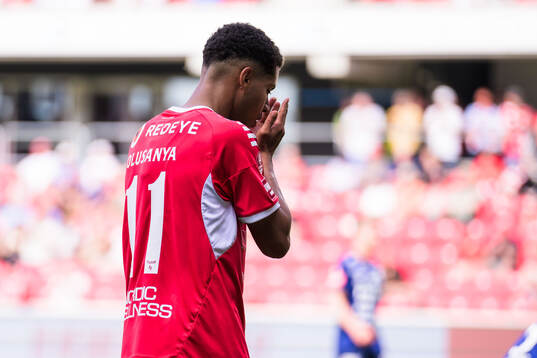 Kalmars Anthony Olusanya deppar