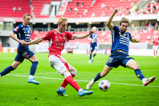 Kalmars Charlie Rosenqvist och Degerfors Juhani Pikkarainen