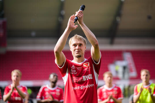 Kalmars Rony Jansson jublar