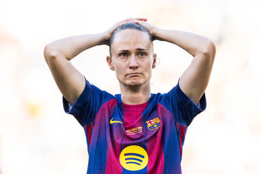 Caroline Graham Hansen of Barcelona in tears while