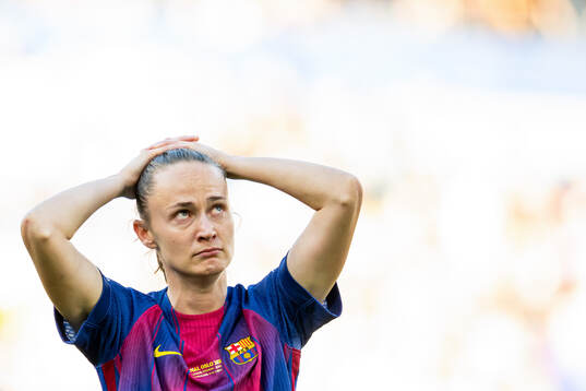 Caroline Graham Hansen of Barcelona in tears while