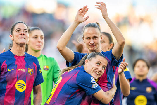 Claudia Pina and Caroline Graham Hansen of Barcelona