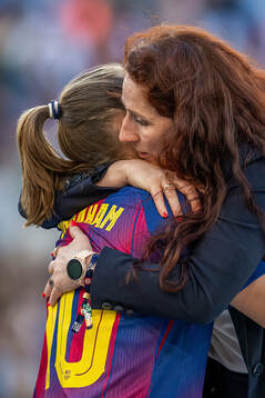 Caroline Graham Hansen of Barcelona and Lise Klaveness,