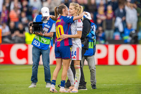 Caroline Graham Hansen of Barcelona and Ada Hegerberg of