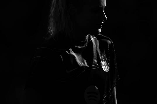 Martine Fenger of Barcelona warms up