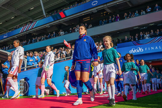 Alexia Putellas of Barcelona enters the pitch