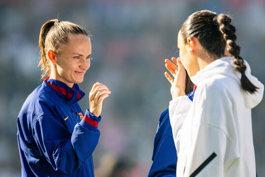 Caroline Graham Hansen of Barcelona and Ingrid Engen of Lyon
