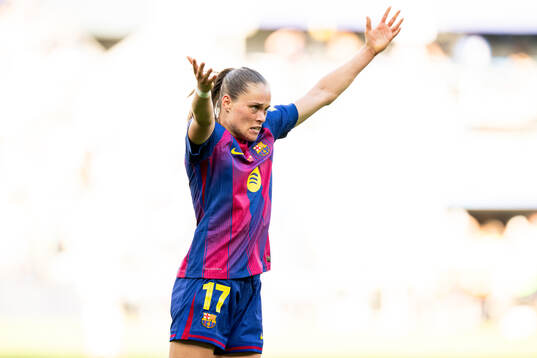 Ewa Pajor of Barcelona celebrates