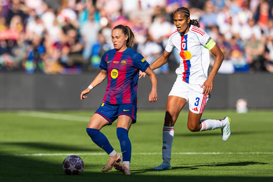 Ewa Pajor of Barcelona and Wendie Renard of Lyon