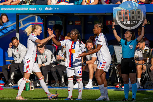 Ada Hegerberg of Lyon is being substituted
