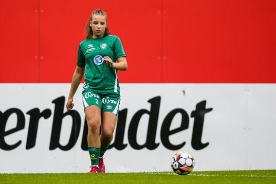 Amalie Tjelta Øvretveit of Klepp warms up